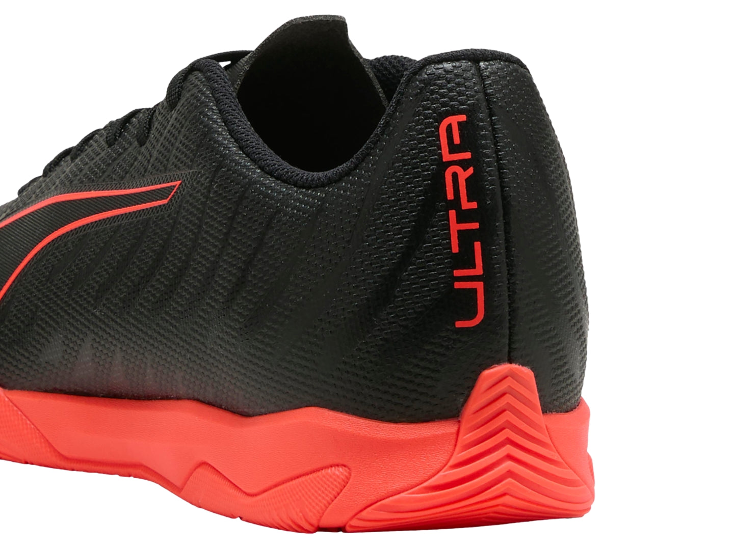 Tenis PUMA Ultra 6 Play It Negro y Rojo para Hombre